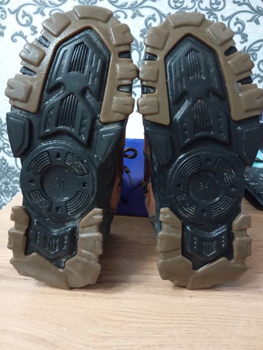 Теплые ботинки с мехом 34 размер