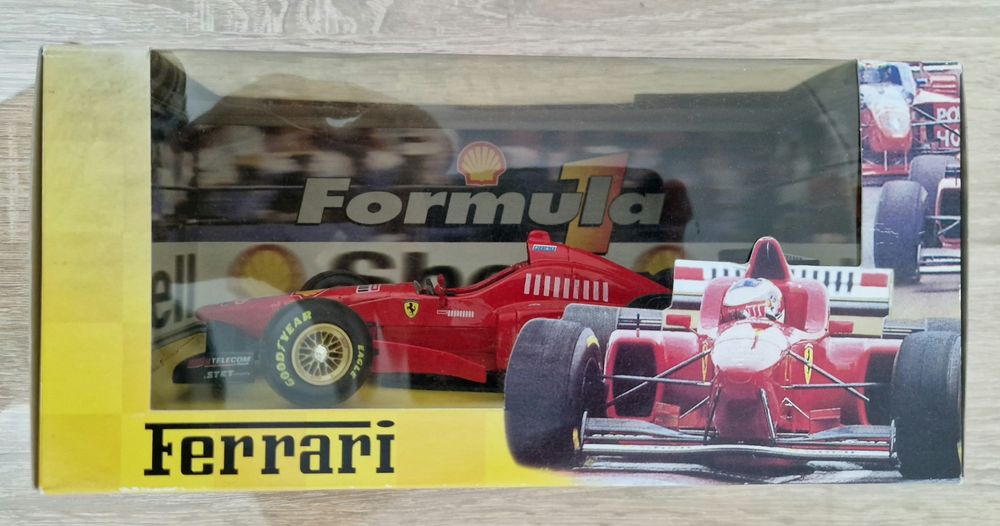 Macheta Ferrari 310/2 M.Schumacher Silverstone 1996 1:24 Maisto