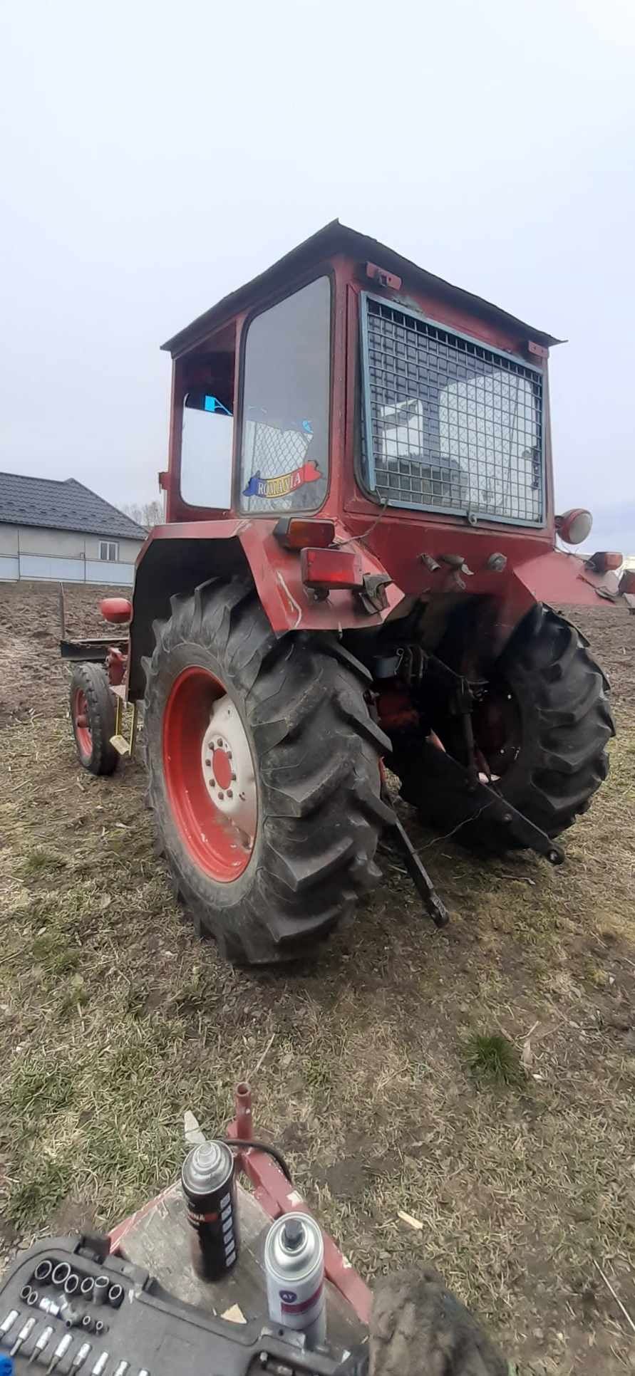 Tractor 445 arici scos cartofi și coasitoare