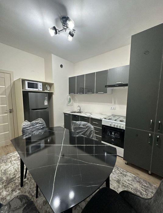 Юнсобод Шахристон метро якинида квартира арендага берилади