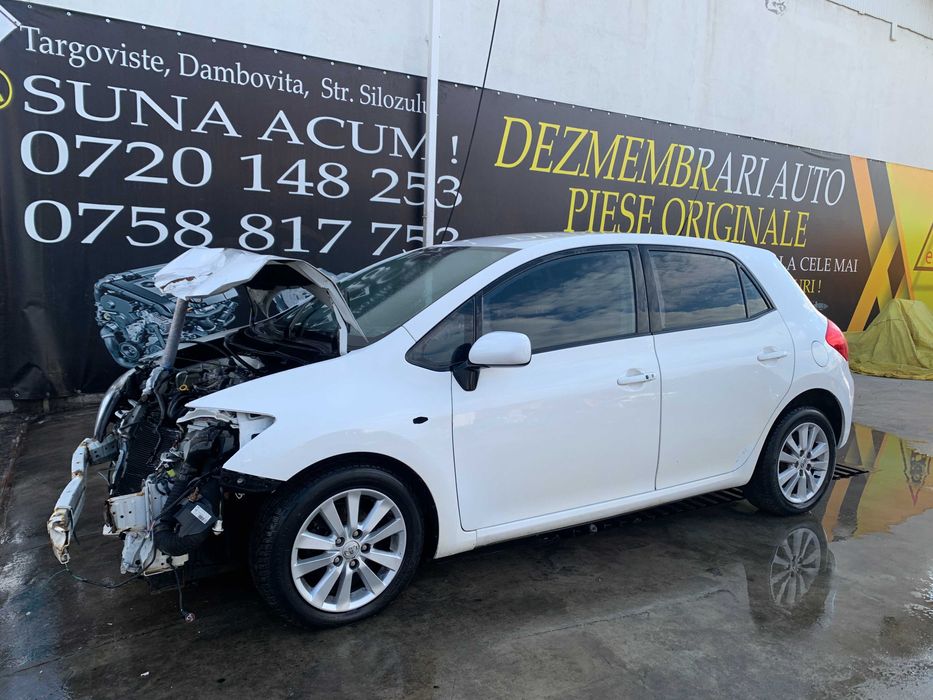 dezmembrez toyota auris 1.4i cod motor 4zzfe/ usa fata auris/ hayon
