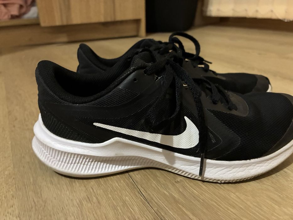 Маратонки NIKE 38 номер без никакви забелжки