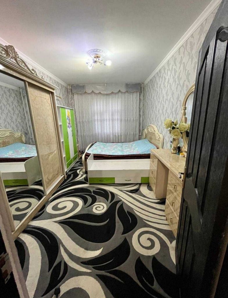 Чиланзар 20 срочно продаётся квартира 3*4/3/4