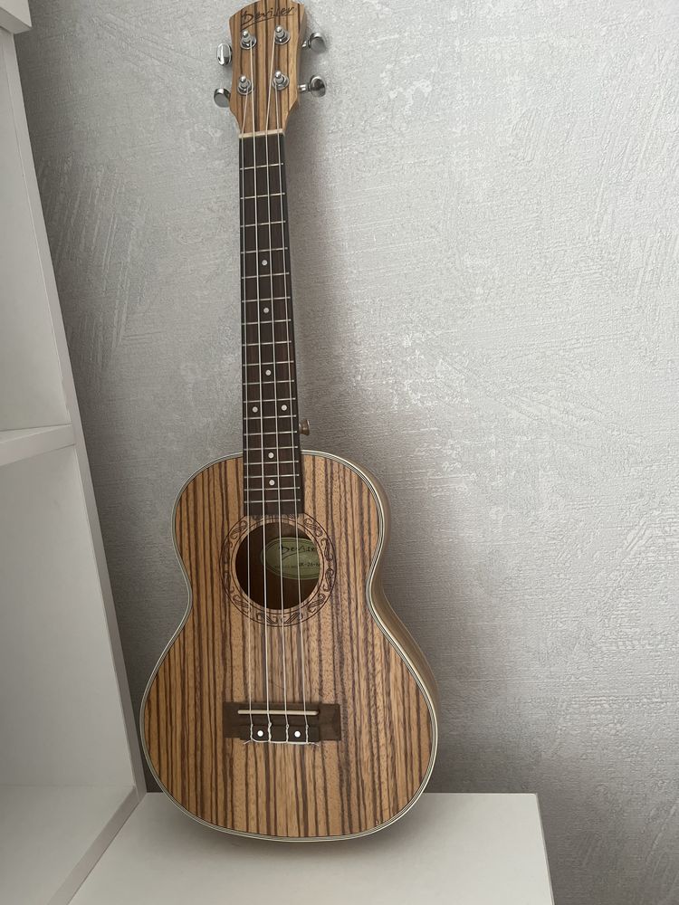Укулеле Deviser