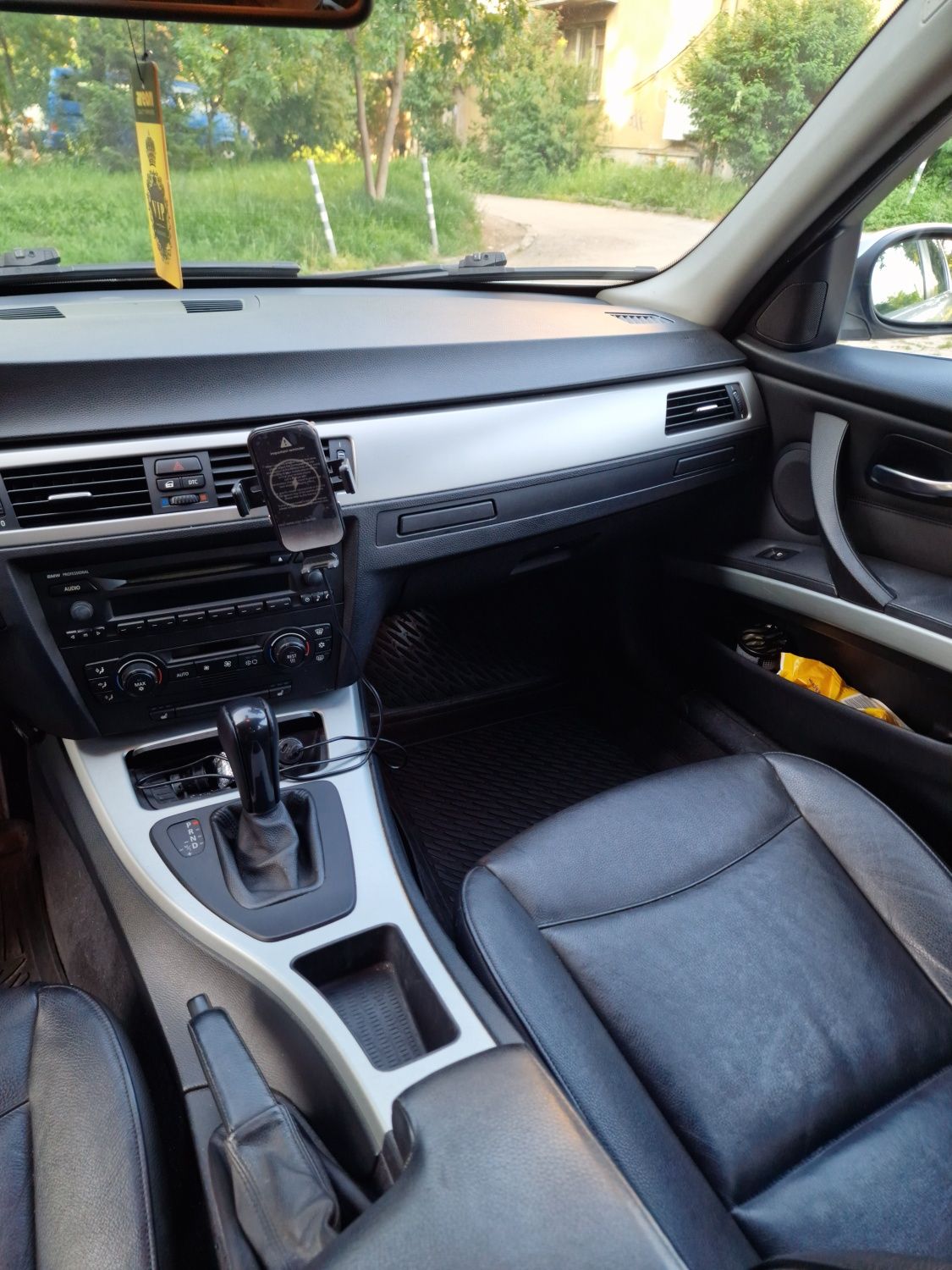 BMW 325i бензин Е90