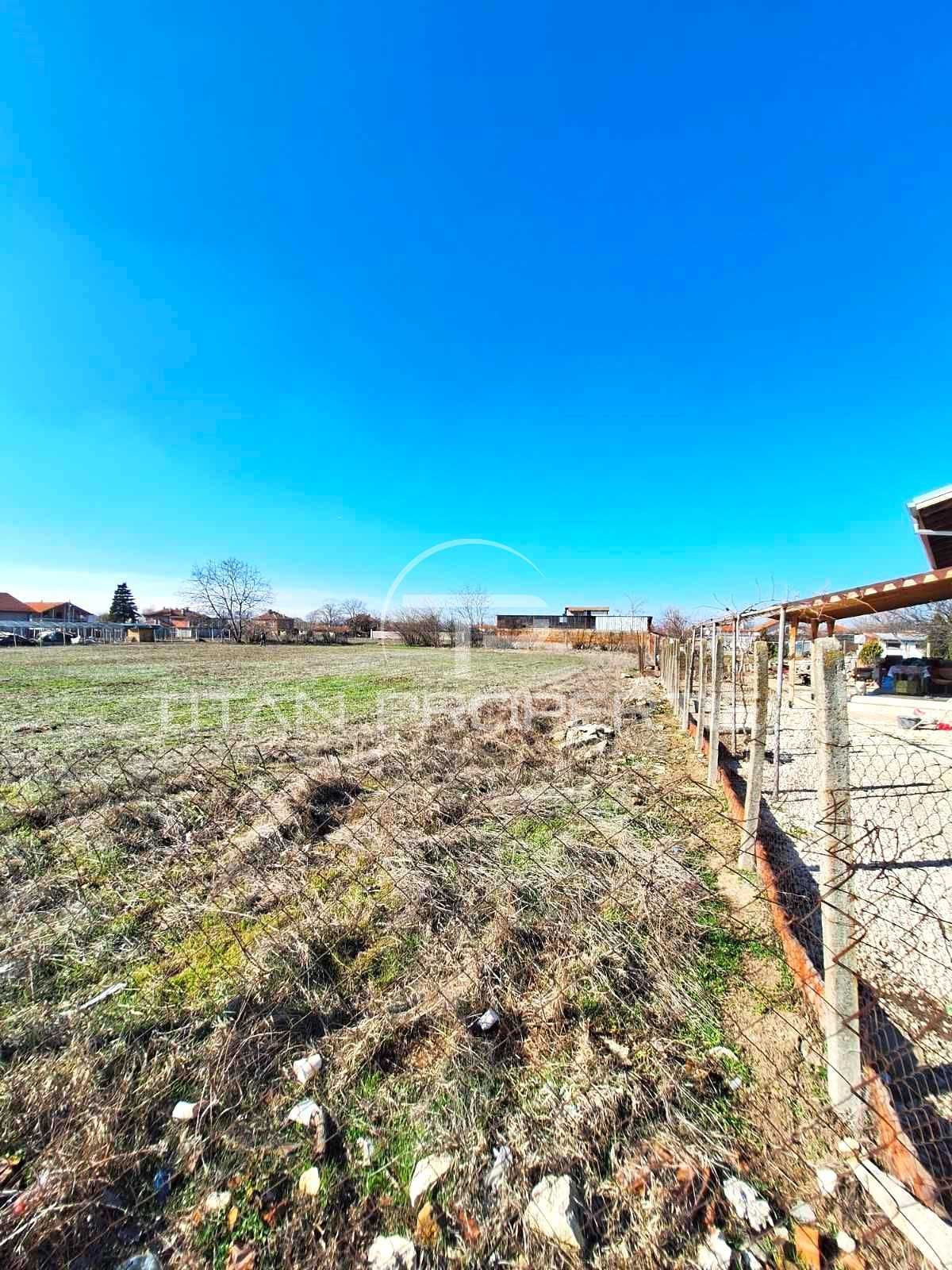 Парцел в село Рогош