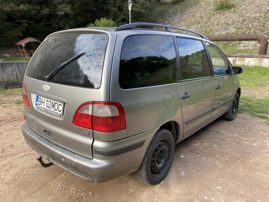 Vând Ford Galaxy