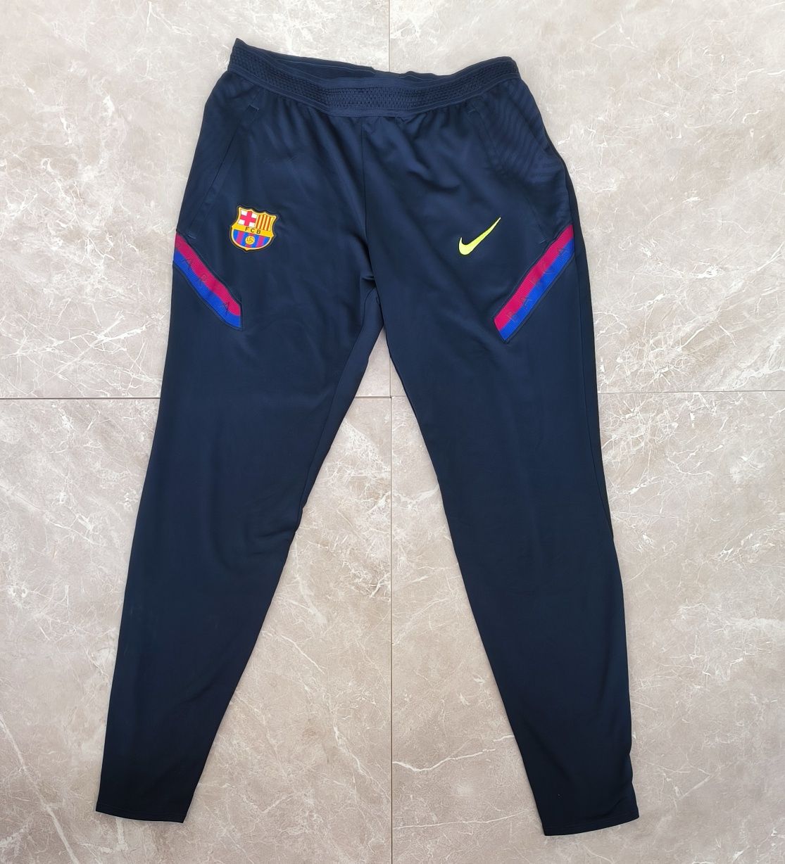Barcelona Nike долнище размер S