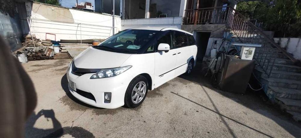 Toyota Estima hibrid