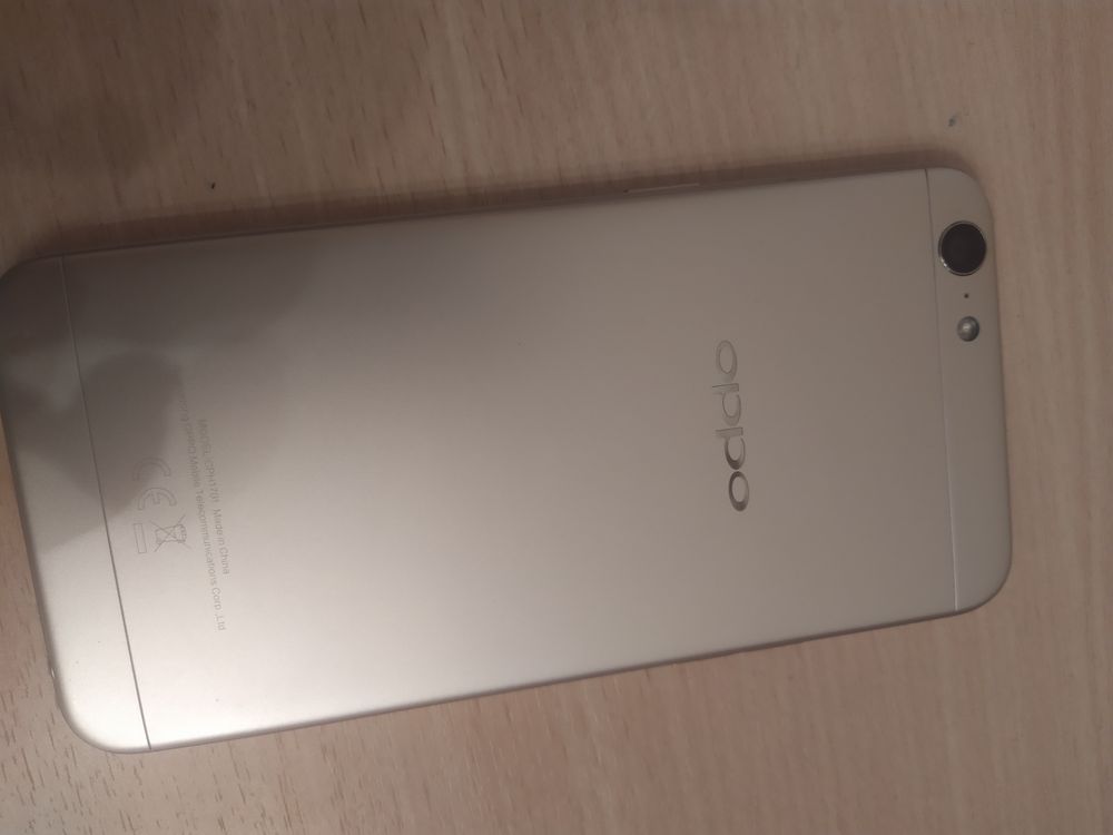 Смартфон oppo