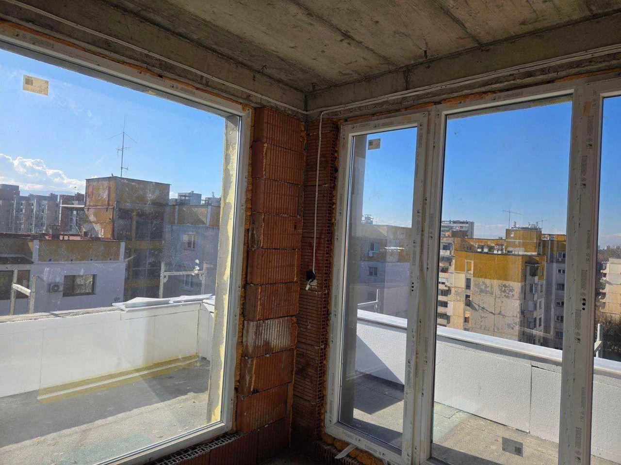 Продава се Двустаен апартамент в Пловдив, Гагарин - 72 кв.м за 1084 €/кв.м - Снимка #4