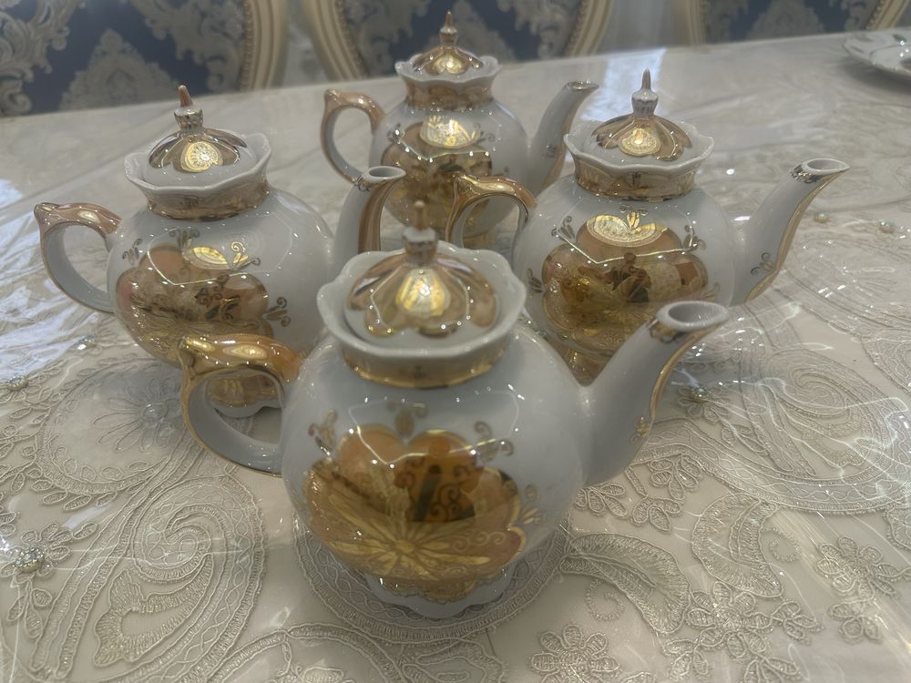 Чайники из фарфора 4 шт, новые