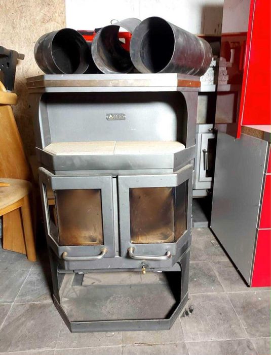 De vânzare – șemineu pe lemne, modern și eficient!