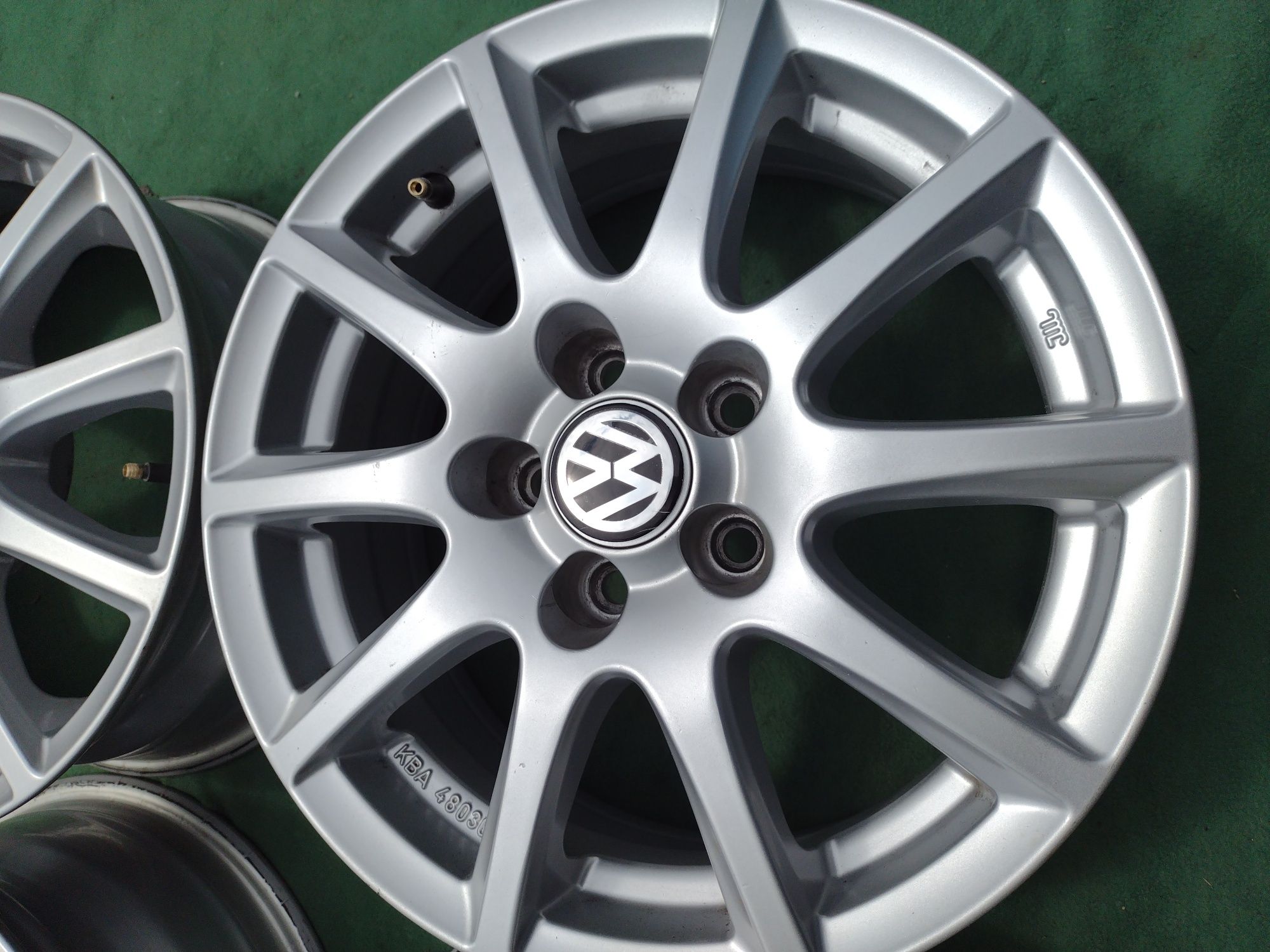 Перфектни Rc Design 15-5x100 6j ET38 Фолксваген Поло