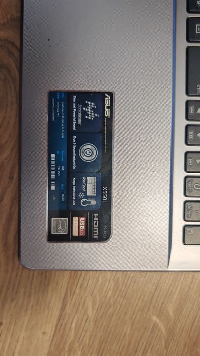 Laptop Asus X550L – i7, 12GB RAM, SSD – Funcțional, cu mici defecte