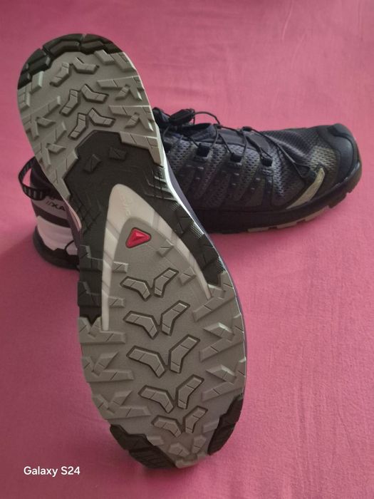 Pantofi drumetie Salomon marime 43 Jumate