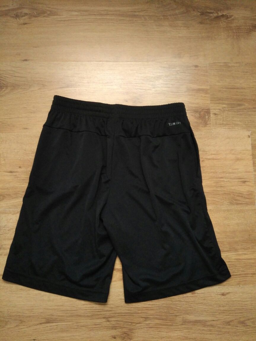 Pantaloni scurți Adidas Climalite mărimea 13-14 ani sau S