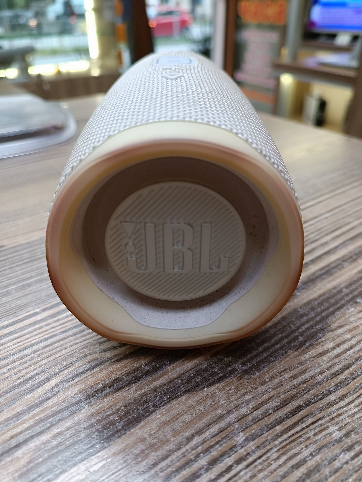 Портативна тонколона JBL Charge 4