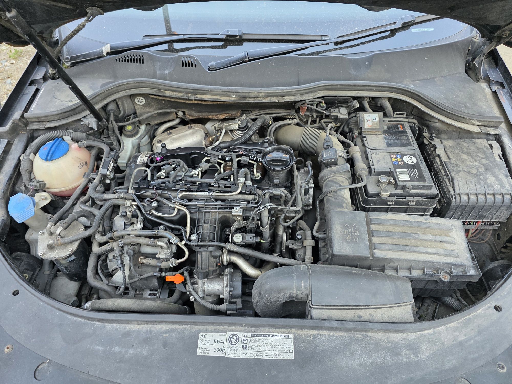Dezmembrez Passat B7 1.6 tdi Cayc