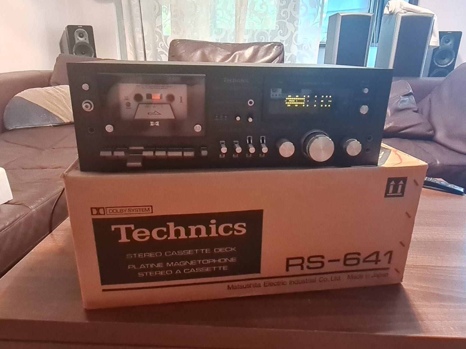 Pentru o linie de clasă , vă propun un Deck nou -  Technics RS-641