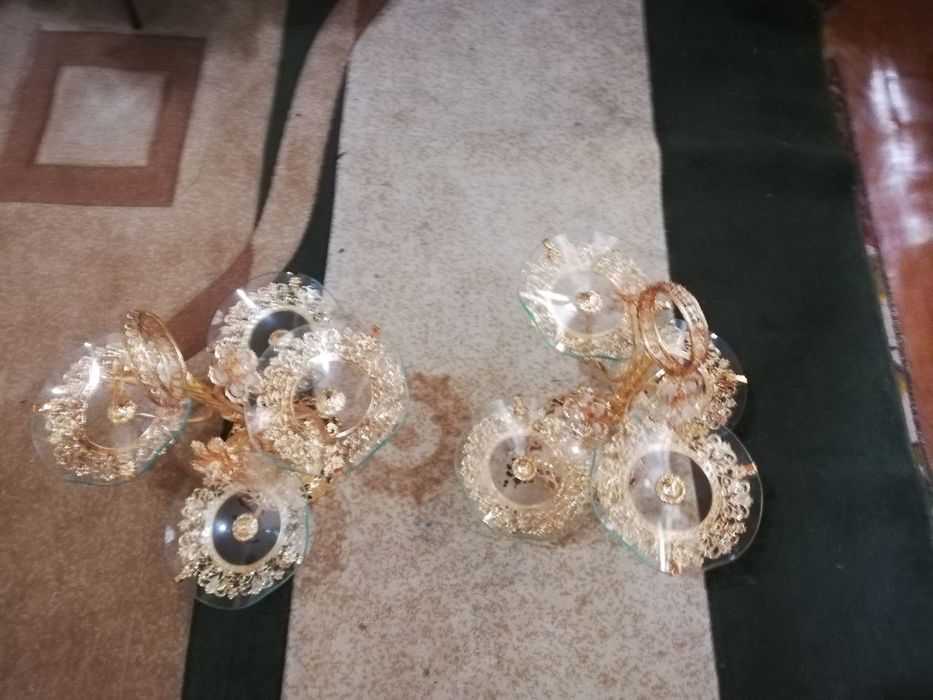 Archa oyinchoq chiroqi bilan