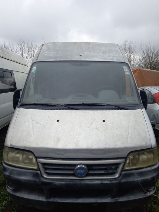 Dezmembrez sau vând