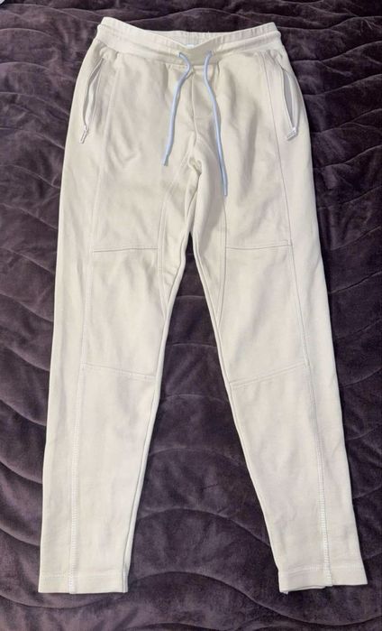 Бежов панталон на Zara