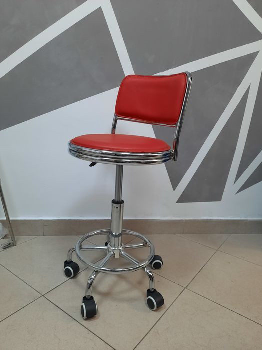 Работно столче на колелца