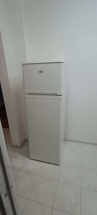 Frigider cu congelator