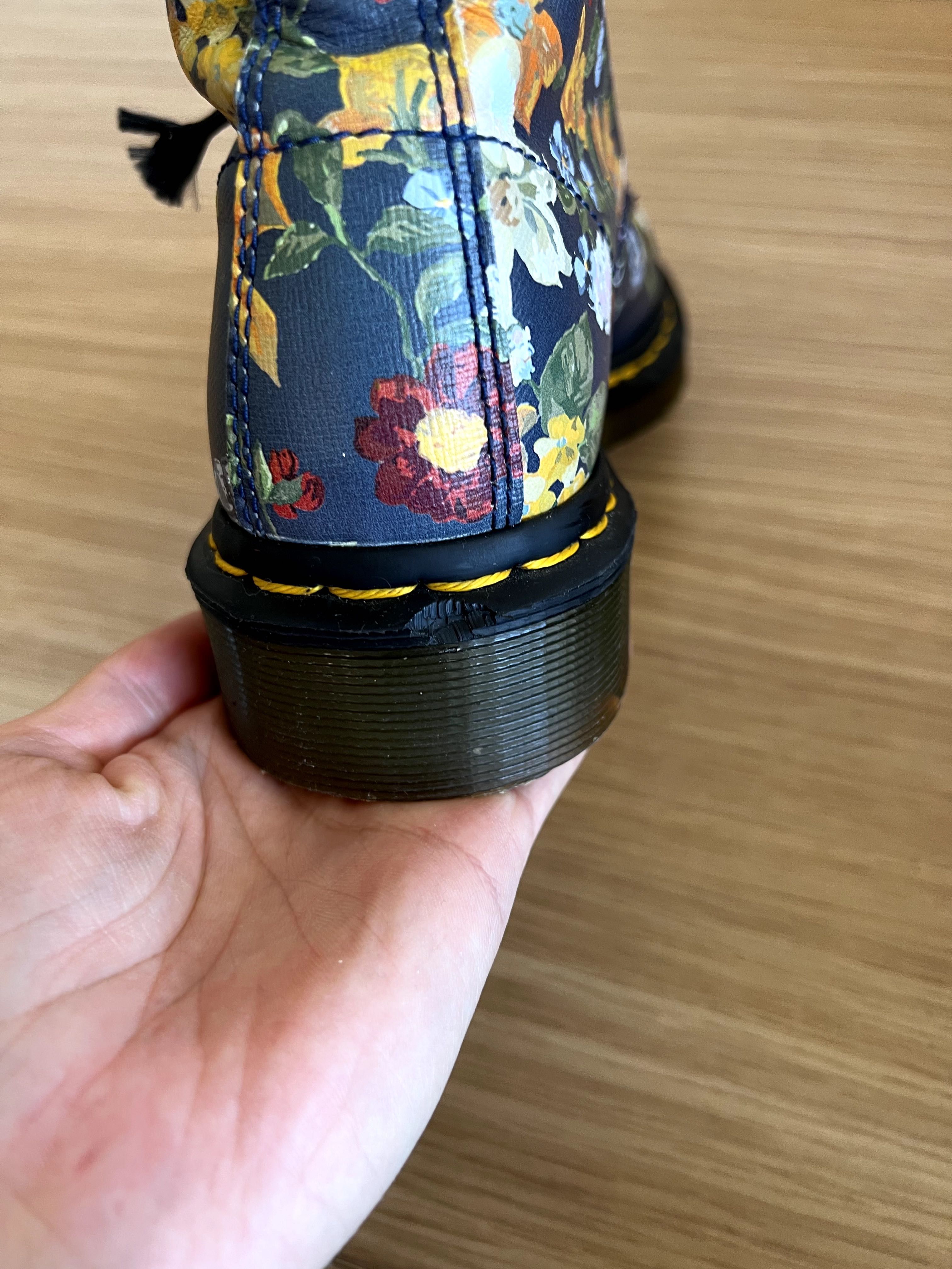 Dr. Martens флорални и цветни кубинки (на цветя)