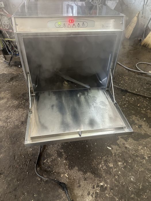 Професионална съдомиялна машина Германия,с 6 месеца гаранция