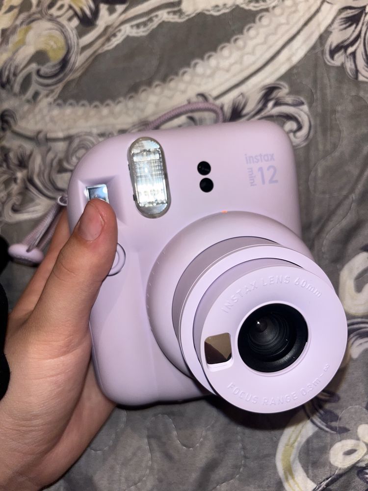 Instax 12 mini продается