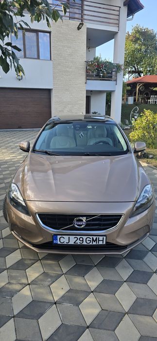 VOLVO V40 D2 - din 2014,  1,6 diesel - EXTRA FULL OPTIONS