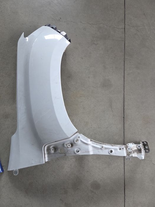 Aripa fata dacia duster 2022