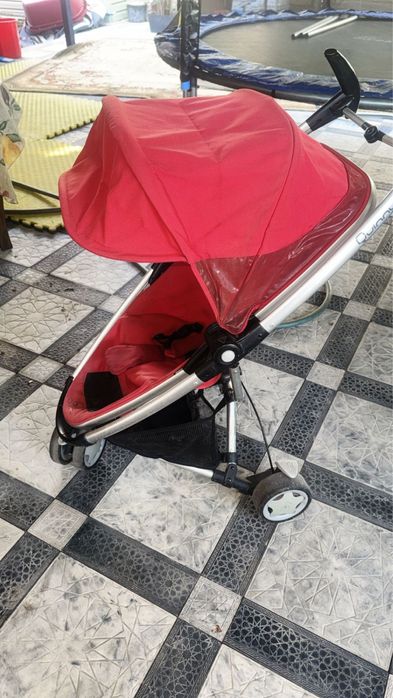 Продам прогулочную коляску Квини
