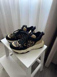 NA-KD, chunky sneakers