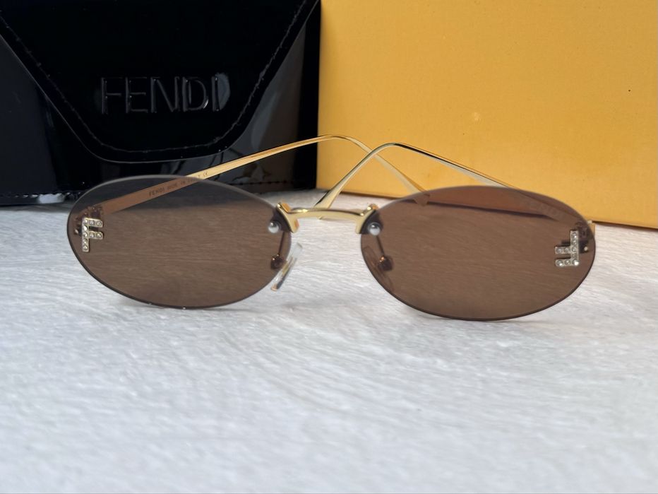 Дамски слънчеви очила кръгли овални елипса 3 цвята черни кафяви сини