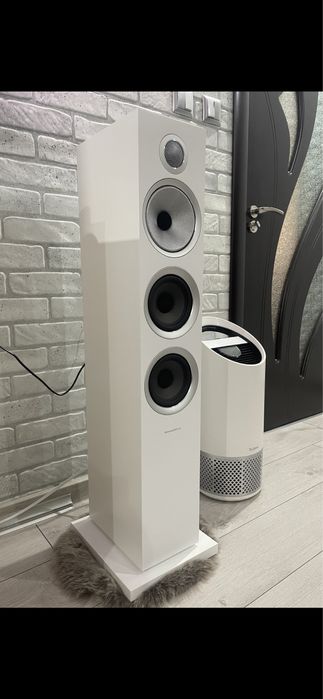Bowers & Wilkins 704 S2 Тонколони