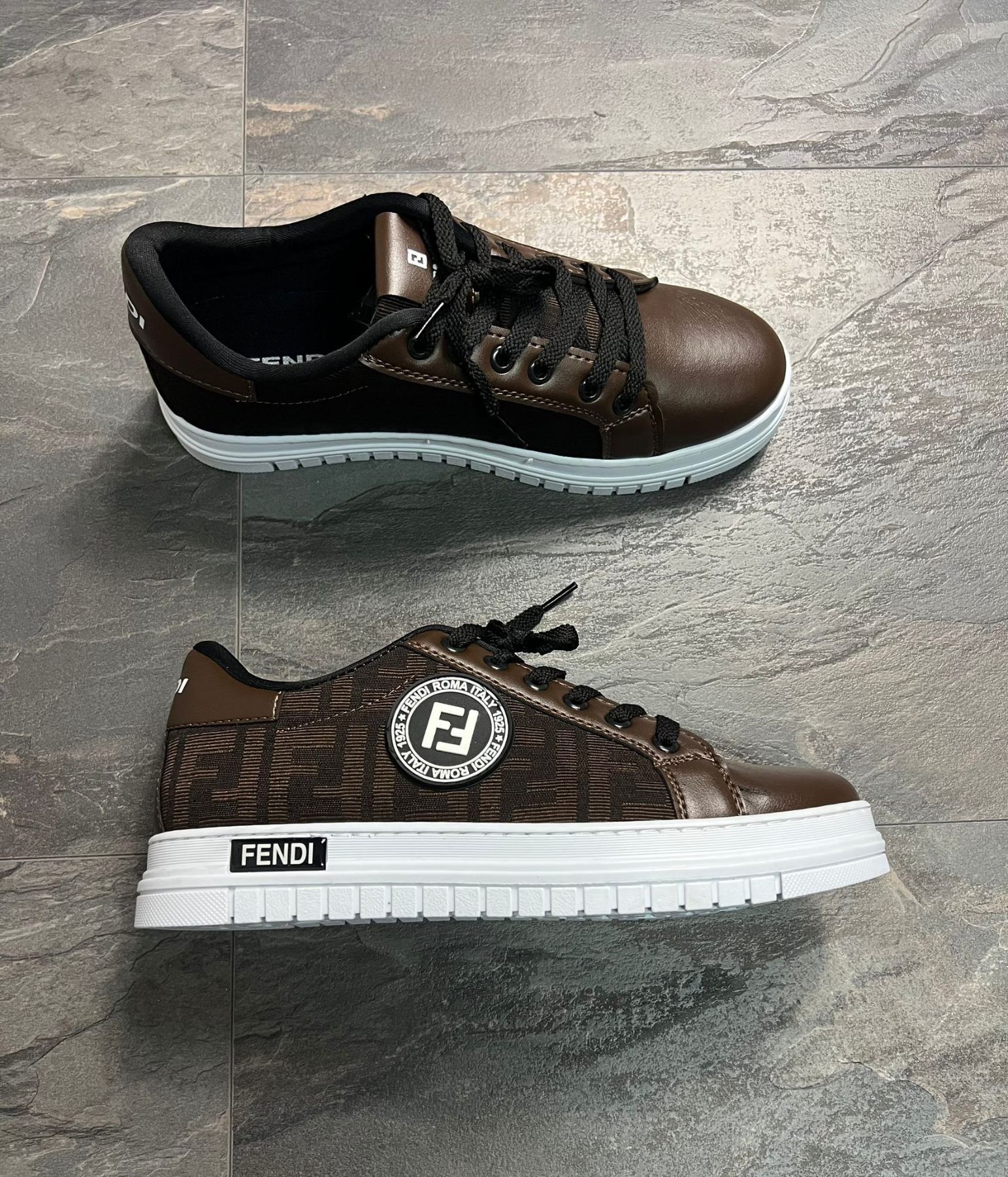 Мъжки обувки Fendi