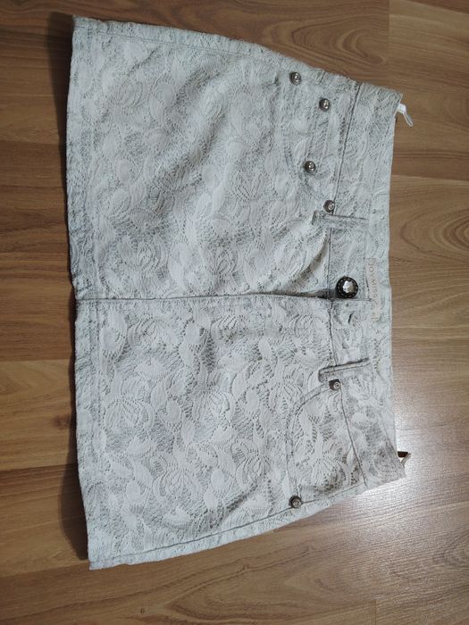 Vând fustițe scurte