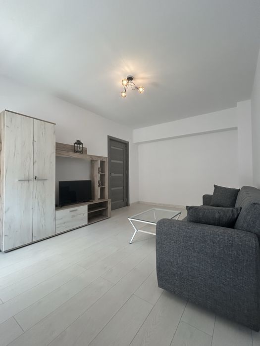 Inchiriez apt. 2 camere in regim hotelier , ultracentral , bloc nou