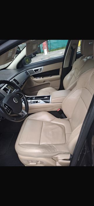 Vând Jaguar Xf facelift , an fabricație 2013 , cutie automată.