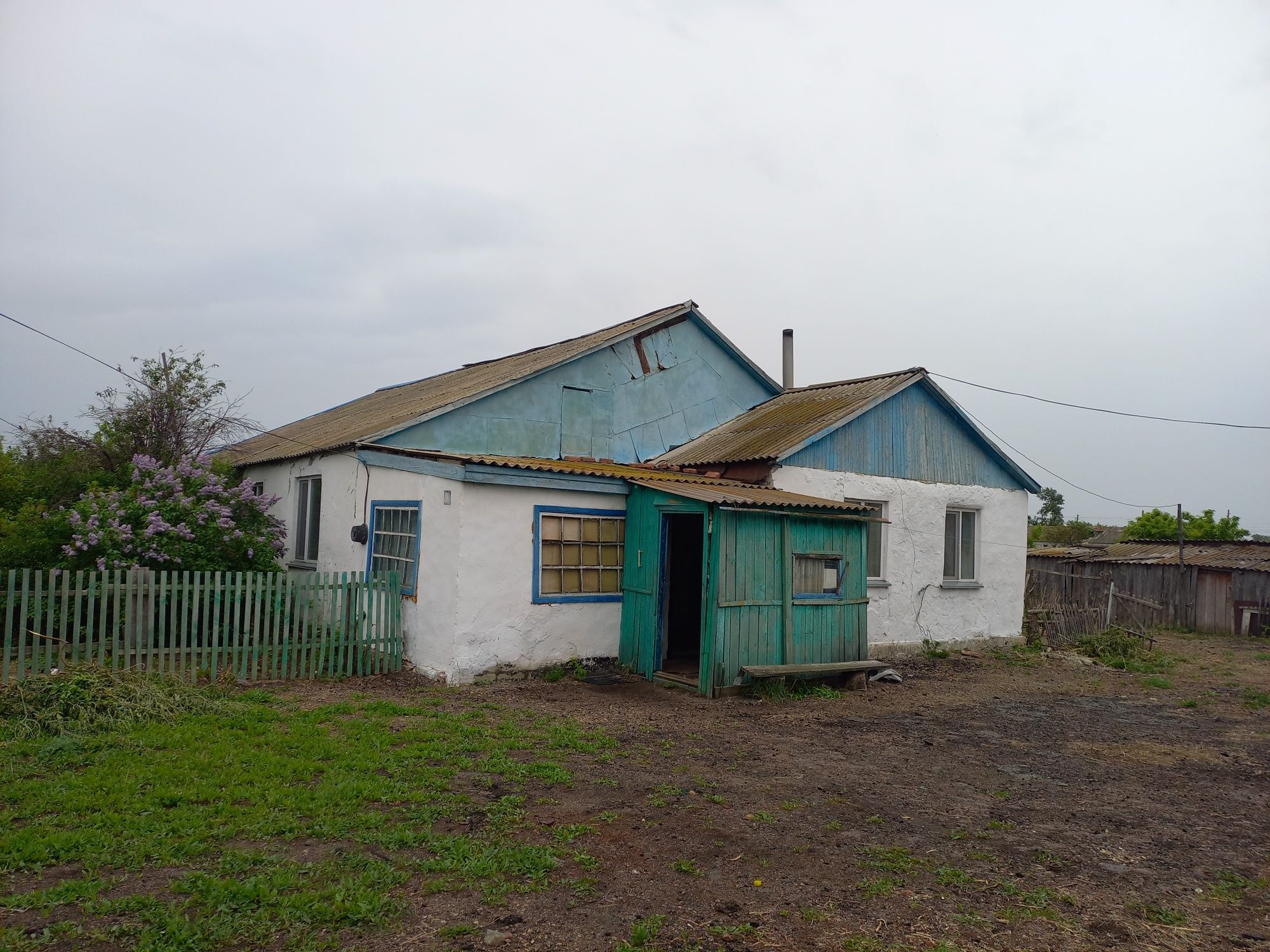 Продам дом трех комнатная  с.Аймак