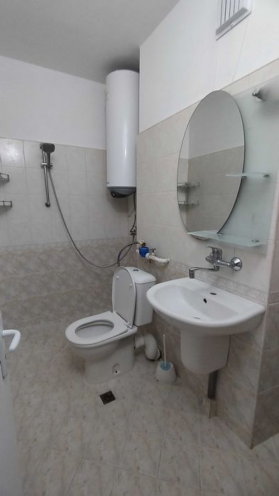 Двустаен уширен пригоден на тристаен апартамент 74кв.м. Трендафил 2