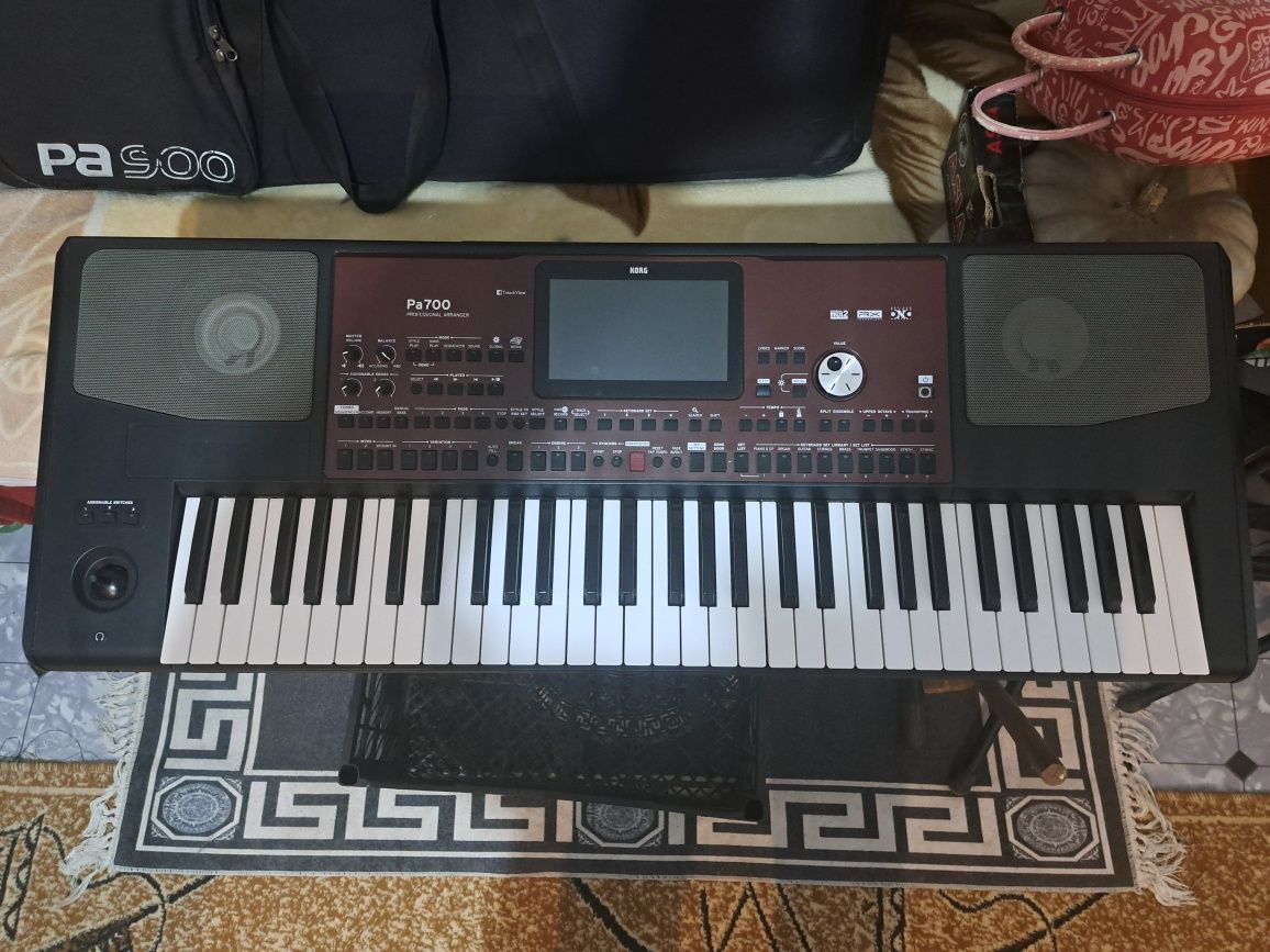 Korg pa 700 В отлично състояние