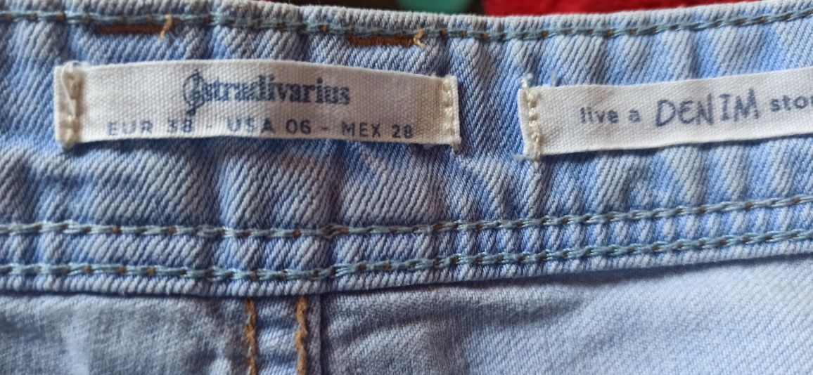 Pantaloni scurți Stradivarius, măsură 38