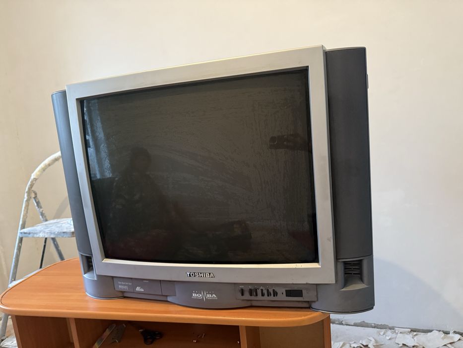 Продам телевизор.Без пульта. Рабочий.Самовызов.