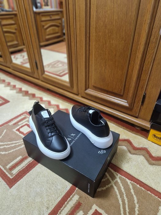 Armani -nr 41,noi,in cutie,originali,Pret foarte bun:700 lei