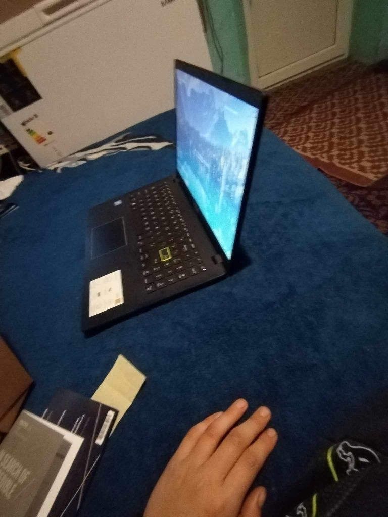 Laptop Asus înca în garantie