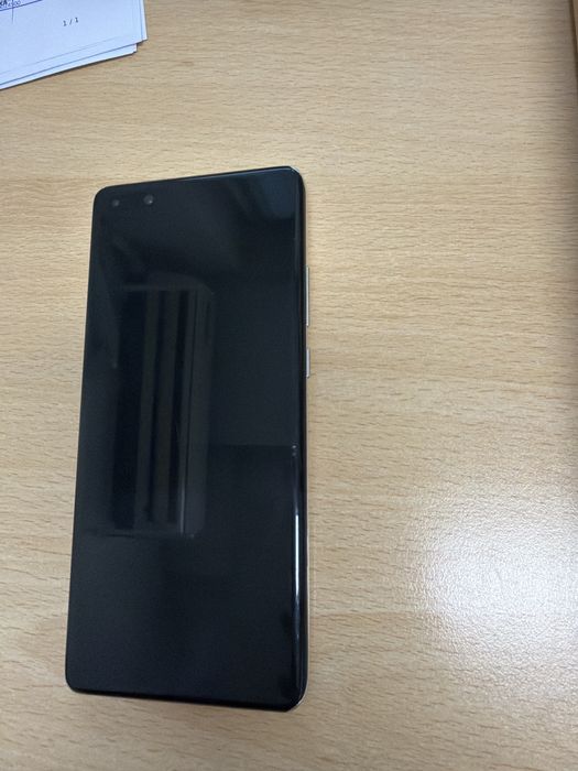 Продавам Huawei p40 prо